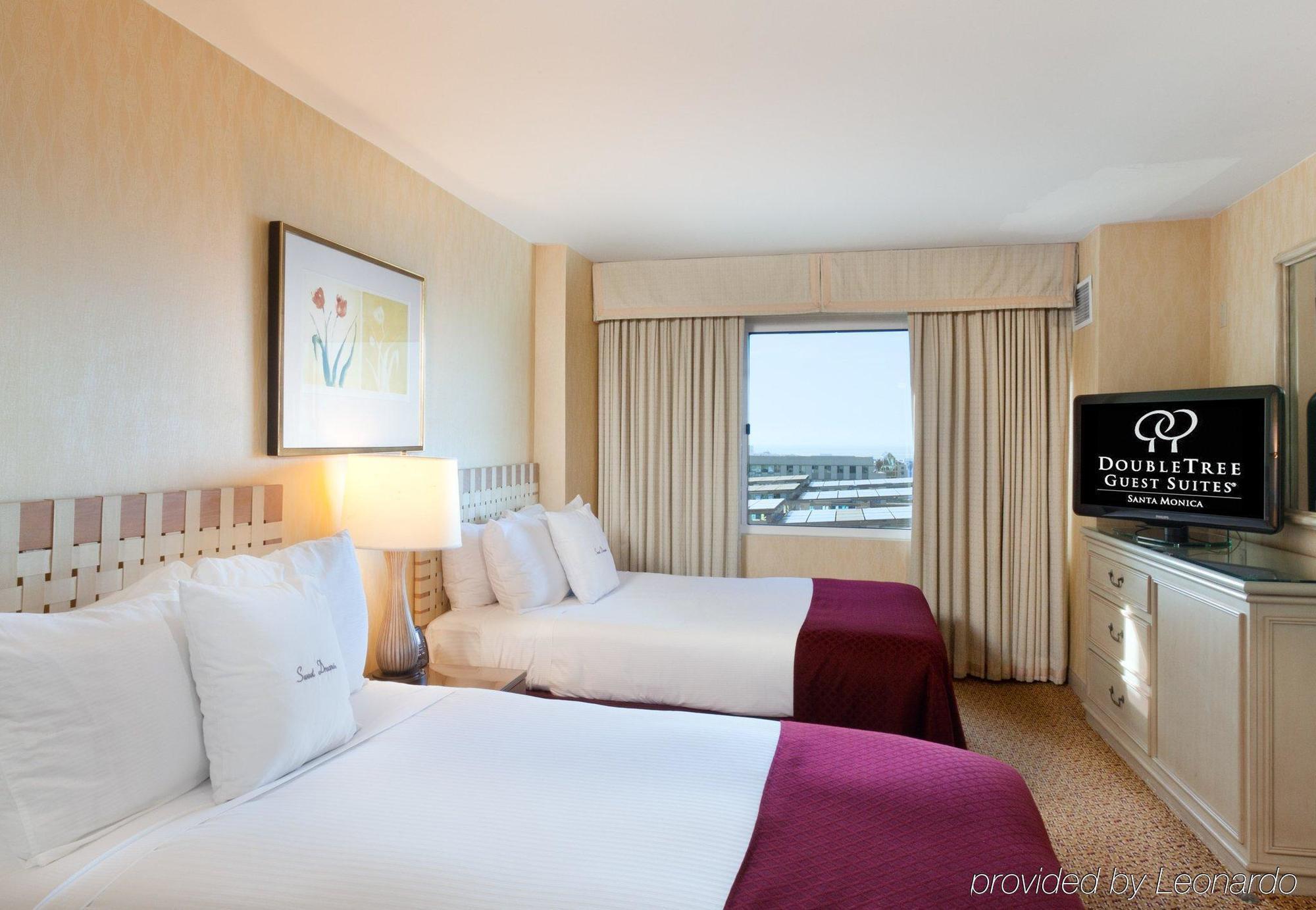 فندق لوس أنجلوسفي  أجنحة دبل تري باي هيلتون سانتا مونيكا الغرفة الصورة